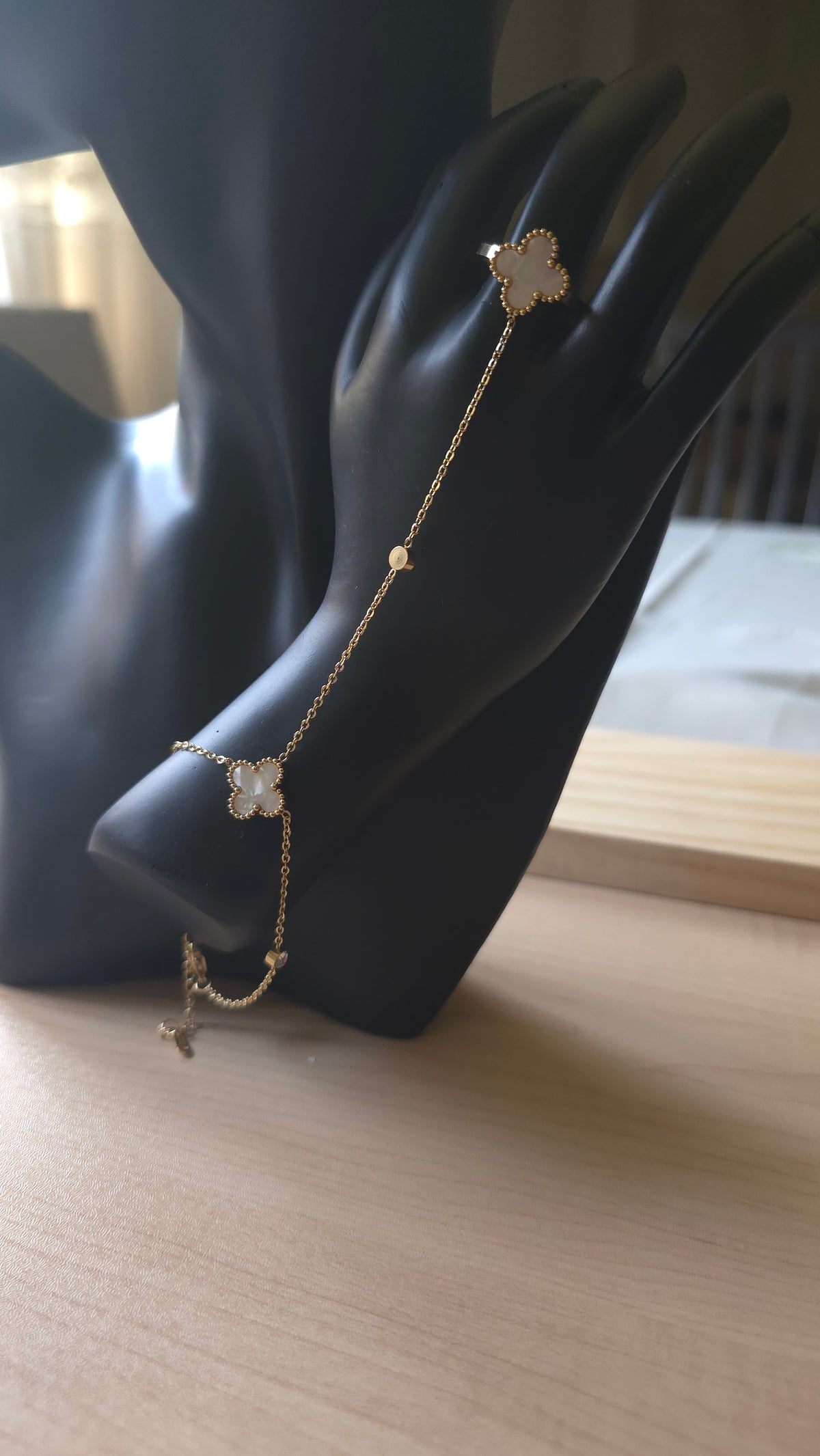 V leaf Hand Chain
